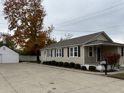606 W Pike St