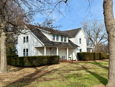 2202 S Farm Road 107