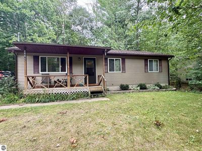 2895 Artist Ave