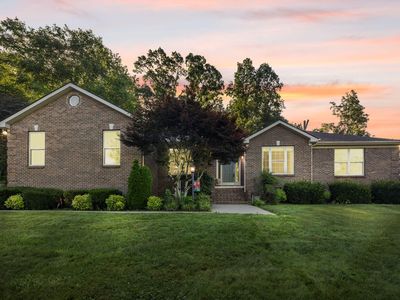 871 Woods Edge Dr