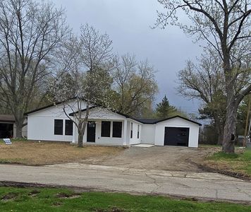 6165 Woodsdale Dr