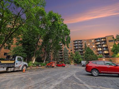 210 W Grant St APT 615