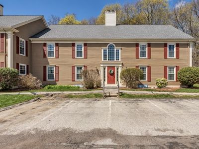 35 Essex Green Ln #D