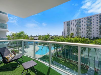 19370 Collins Ave APT 310