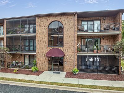 7112 W 108th St APT 101
