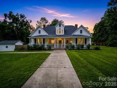 551 N Main St