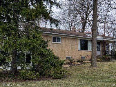 7010 Locklin