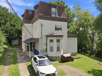225 Spring Ave