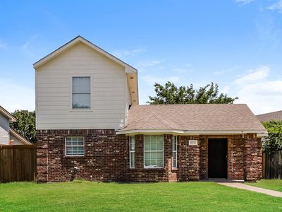 10522 Woodleaf Dr