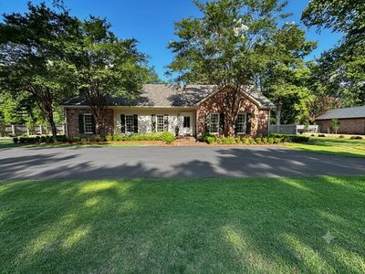 525 Robinson Dr