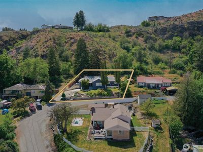 144 Montvu Drive