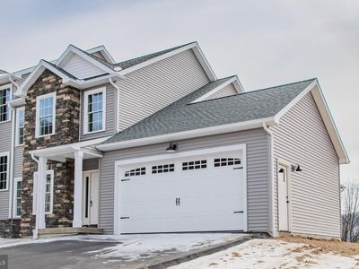 53 Wisteria Ln