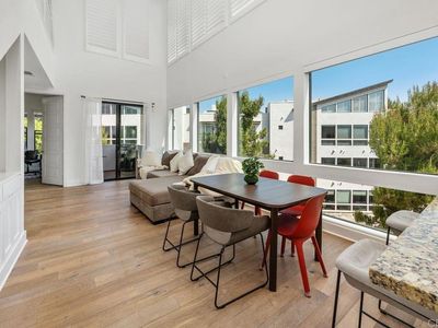 8383 Distinctive Dr