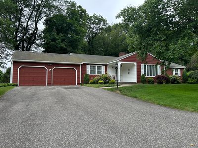 16 Round Hill Circle