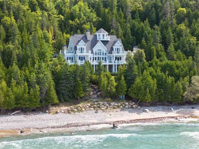 3303 S Lake Shore Dr