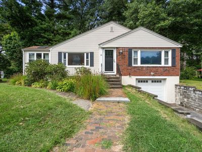 15 Claridge Dr
