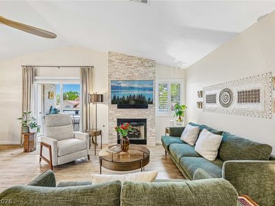 556 Yacht Harbor Dr Unit 203