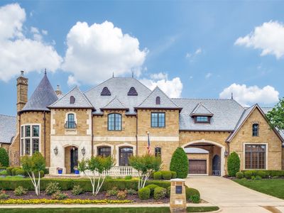1701 Sherburne Dr