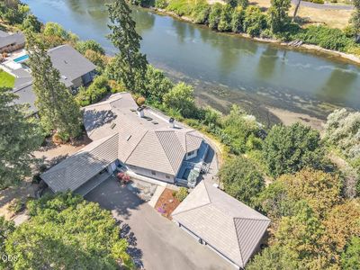 1282 Shady Ln