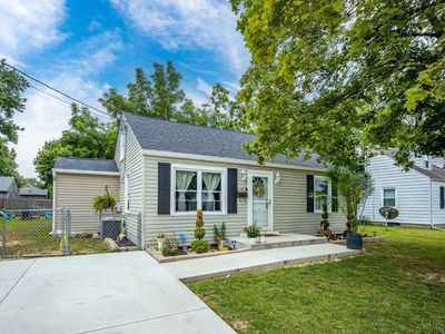 206 Douglas Ave
