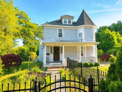 12 Pacific Avenue