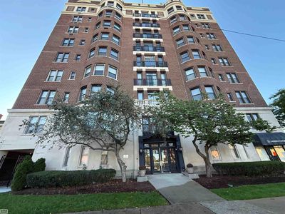 2900 E Jefferson Ave APT C4