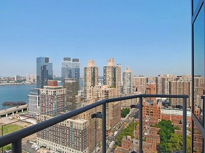 555 W 59th St APT 29A