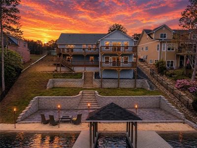 9058 Woodlake Ln