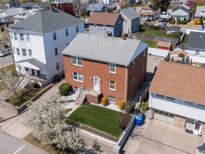 584 Armistice Blvd