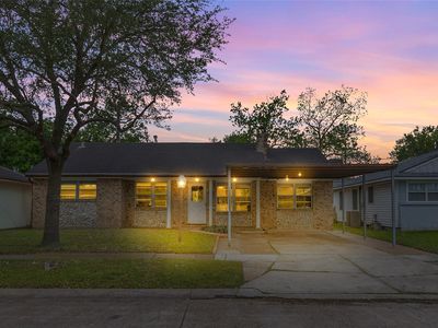 2704 Sweetgum St