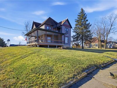 490 E Main St