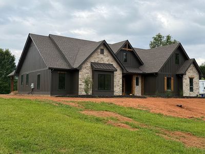3177 Holland Dr