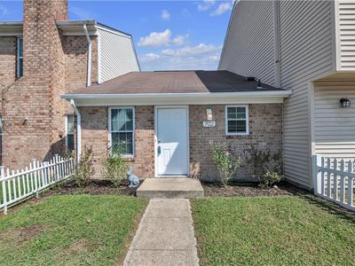 702 Wolftrap Ln