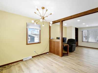 202 5th St E