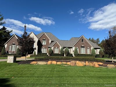 8146 Cotswold Ln