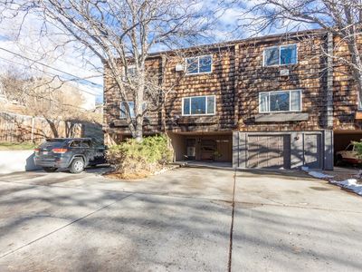 1125 Custer Ave APT 8