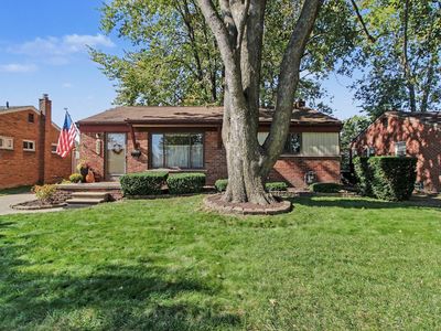 Property at 9885 Milburn St, Livonia, MI