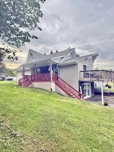 8 Caron Road