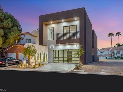 2824 Queens Courtyard Dr