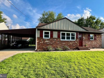 32 Woodbine Ave