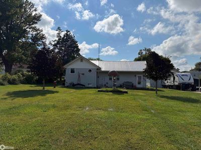609 Lake Rd