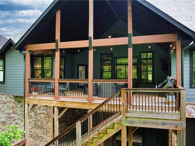 3220 Laurel Cir