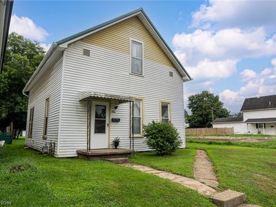 Property at 936 S Lawn Ave, Coshocton, OH