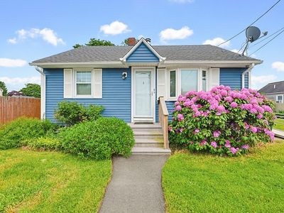 66 Little Neck Ave