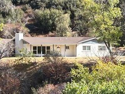 42930 Lake Hughes Rd