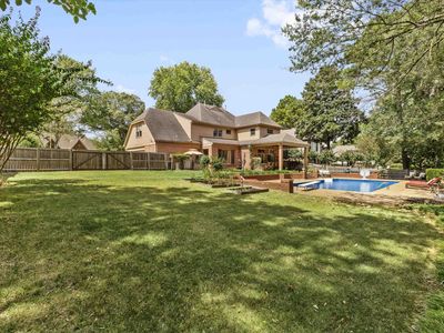 2800 Levee Oaks E