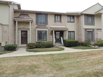 Property at 29011 Scarborough Dr, Warren, MI