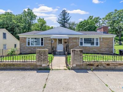 50 Hawthorne Avenue