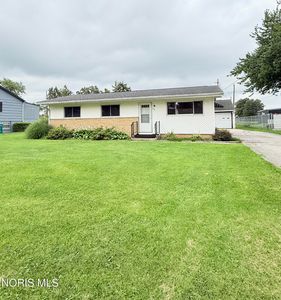 23766 W Meadow Dr