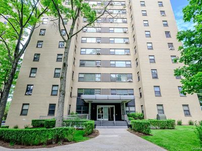 3 Fordham Hill Oval #5E